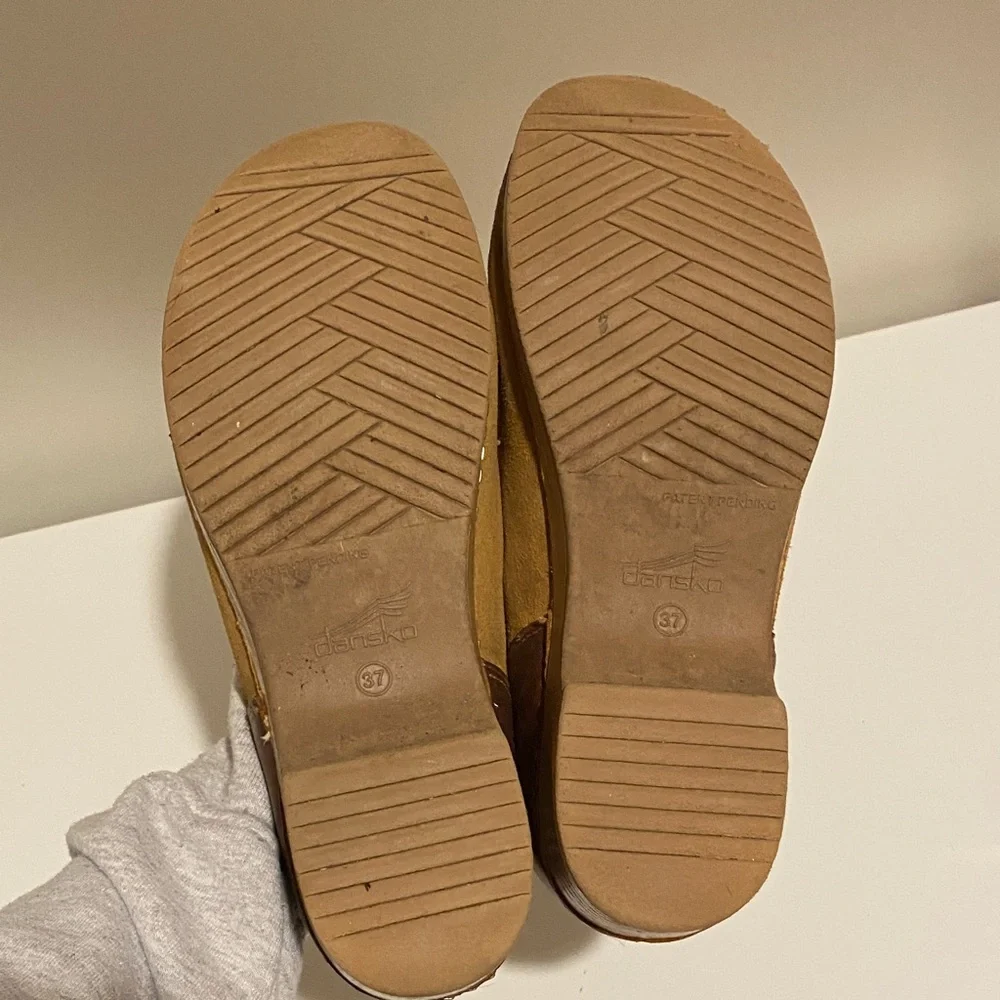 Dansko Tan and Brown Leather clogs - Picture 4 of 8